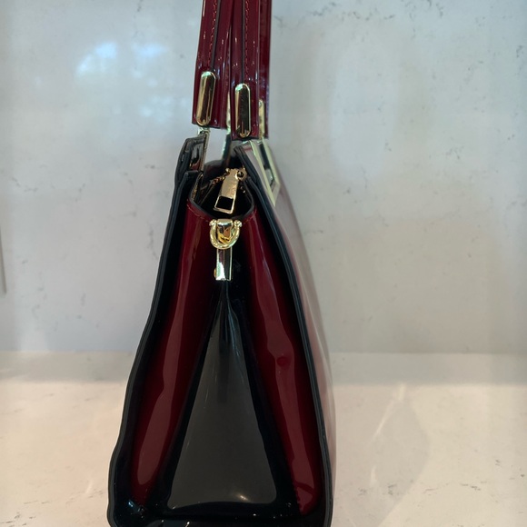 Elegant Burgundy Handbag - Picture 2 of 9